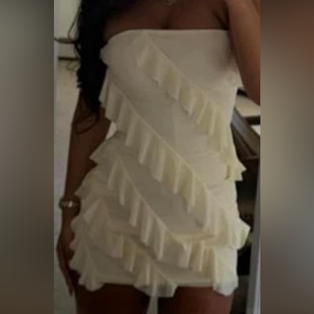 Cream colored mini dress Windsor wore once XS